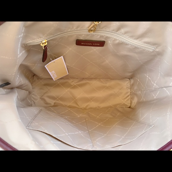 ‼️SALE‼️ Michael Kors Medium Carryall Tote merlot - Picture 6 of 6